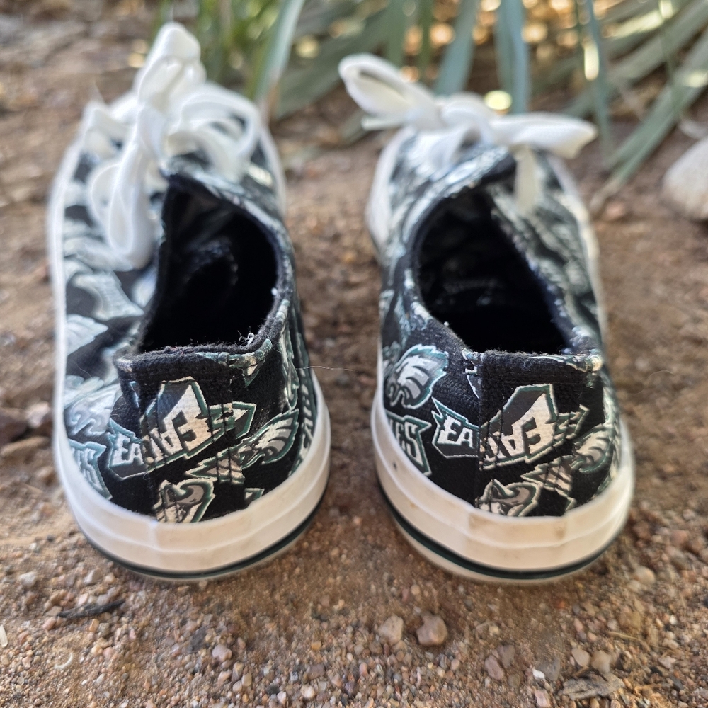 Philadelphia Eagles Women's Low Top Sneakers Repeat Pattern NFL Fan Shoes Size 7 - Picture 3 of 9